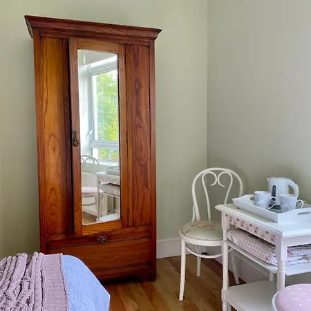 Brook Bed & Breakfast *